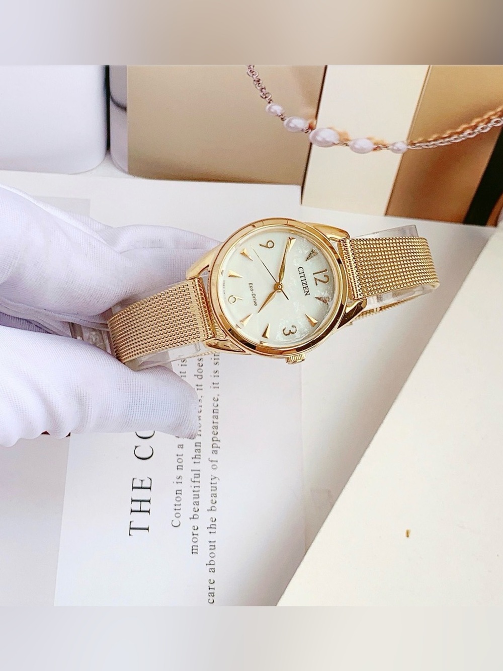 EUC Citizen Eco Drive Gold Tone Adjustable Watch Cute Dainty CLEAN E031-R009940